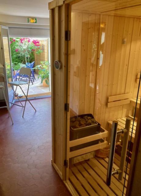 VILLA PRESENCE - Chambres d'hôtes - Activités bien-être Tolone Esterno foto
